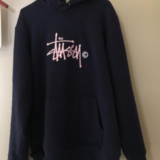 ステューシー(STUSSY)のstussy navy×pinkフード付きパーカー(パーカー)