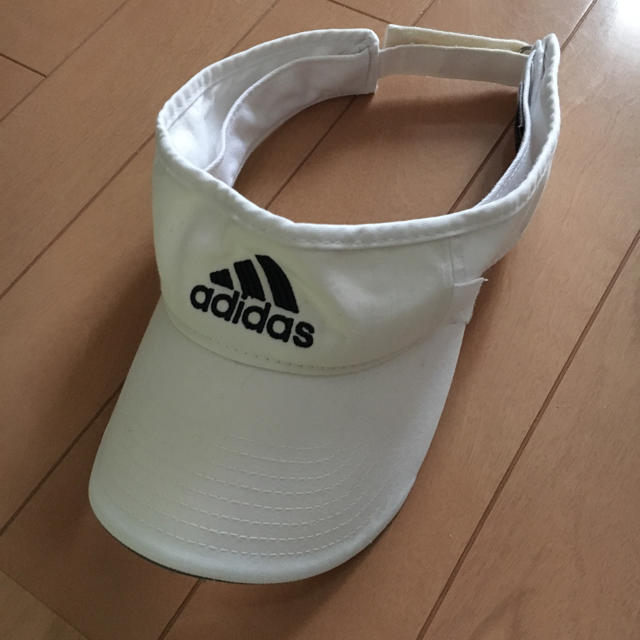 adidas(アディダス)の難ありアディダスサンバイザー スポーツ/アウトドアのテニス(その他)の商品写真