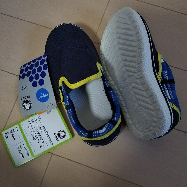 crocs(クロックス)のお値下げ☆新品未使用クロックスboys18.5㎝　shoes キッズ/ベビー/マタニティのキッズ靴/シューズ(15cm~)(スニーカー)の商品写真