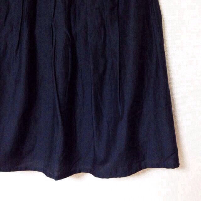 MUJI (無印良品)(ムジルシリョウヒン)の無印良品 ネイビーギャザースカート レディースのスカート(ひざ丈スカート)の商品写真