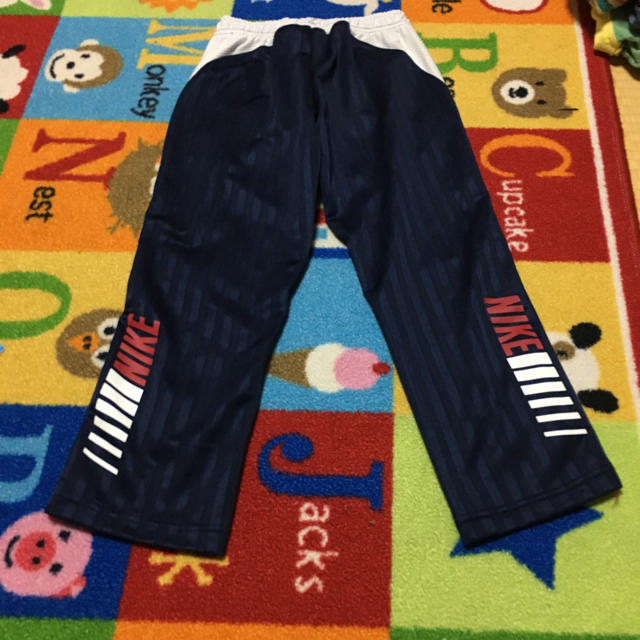 NIKE(ナイキ)のナイキxxsジャージ！110センチ位です！ キッズ/ベビー/マタニティのキッズ服男の子用(90cm~)(その他)の商品写真