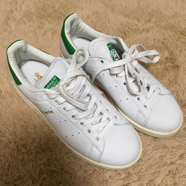 adidas(アディダス)のadidas  stan smithグリーン23.5未使用に近い レディースの靴/シューズ(スニーカー)の商品写真