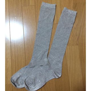 クツシタヤ(靴下屋)の【新品】ゴールドラメソックス🧦(ソックス)