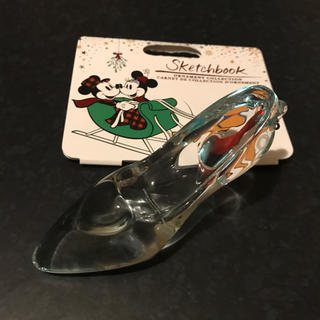 ディズニー(Disney)の新品！ディズニーストア ガラスの靴オーナメントシンデレラ(その他)