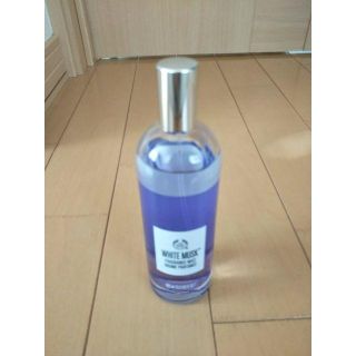 ザボディショップ(THE BODY SHOP)の新品　ボディショップ ホワイトムスク　フレグランスミスト 100ml(香水(女性用))