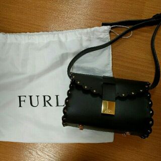 フルラ(Furla)の♡フルラ♡スカラップドトリムクロスボディバッグ(ショルダーバッグ)