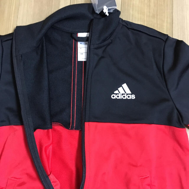 adidas(アディダス)のとうまママ様専用《新品》adidas キッズ 保温 ジャージ上下セット120cm キッズ/ベビー/マタニティのキッズ服男の子用(90cm~)(その他)の商品写真