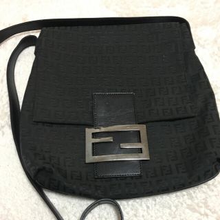 フェンディ(FENDI)の【値下げしました！】FENDI  フェンディ 斜めがけ ショルダーバッグ(ショルダーバッグ)