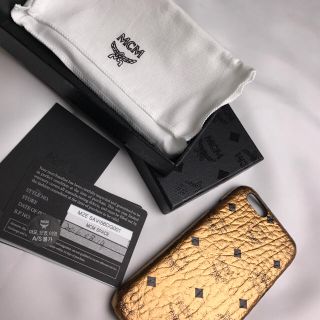 エムシーエム(MCM)のMCM エム シー エム iPhone6ケース ゴールド(iPhoneケース)