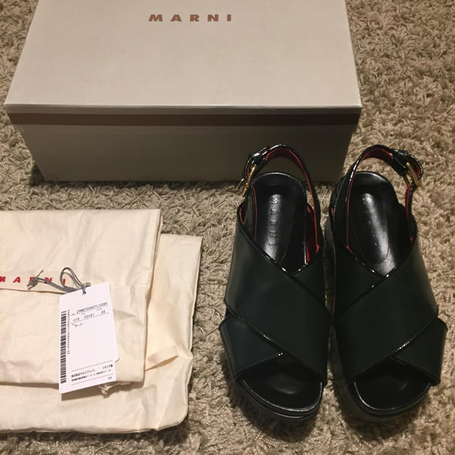 【新品未使用】MARNI マルニ クロスサンダル