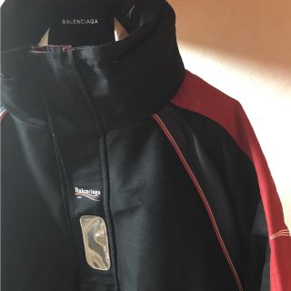 バレンシアガ(Balenciaga)の専用 BALENCIAGA Cシェイプパーカー(マウンテンパーカー)