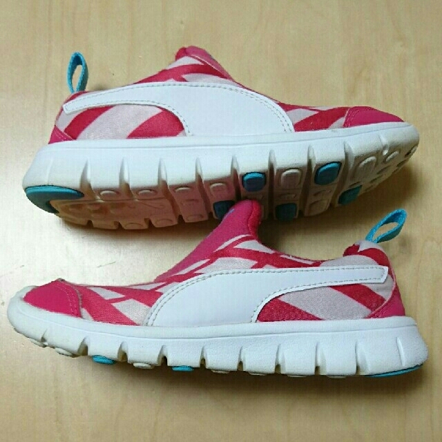 PUMA(プーマ)の☆r_317_様専用☆ プーマ プーマバオスリッポン スニーカー 17cm キッズ/ベビー/マタニティのキッズ靴/シューズ(15cm~)(スリッポン)の商品写真