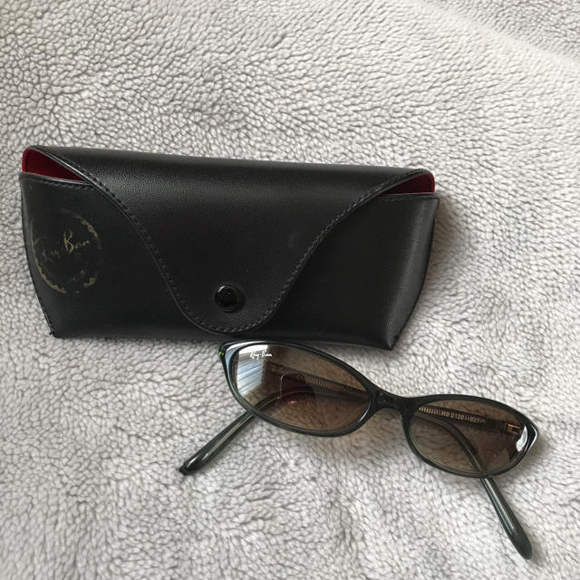 Ray-Ban(レイバン)のRay Banサングラス レディースのファッション小物(サングラス/メガネ)の商品写真