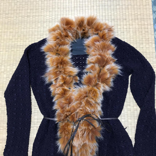 FENDI(フェンディ)の今だけ お値引きFENDI  fur付きニット  アウター カーディガン レディースのジャケット/アウター(毛皮/ファーコート)の商品写真