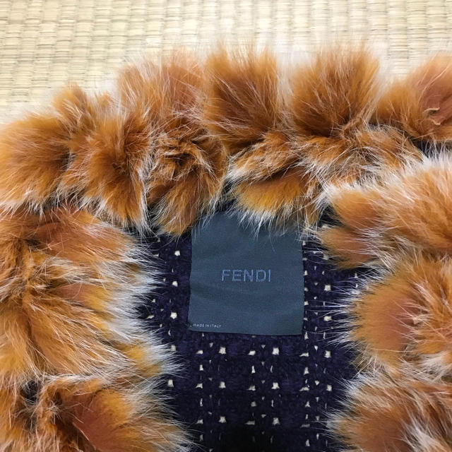 FENDI(フェンディ)の今だけ お値引きFENDI  fur付きニット  アウター カーディガン レディースのジャケット/アウター(毛皮/ファーコート)の商品写真