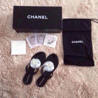 シャネル(CHANEL)の♡シャネルカメリアサンダル♡(サンダル)