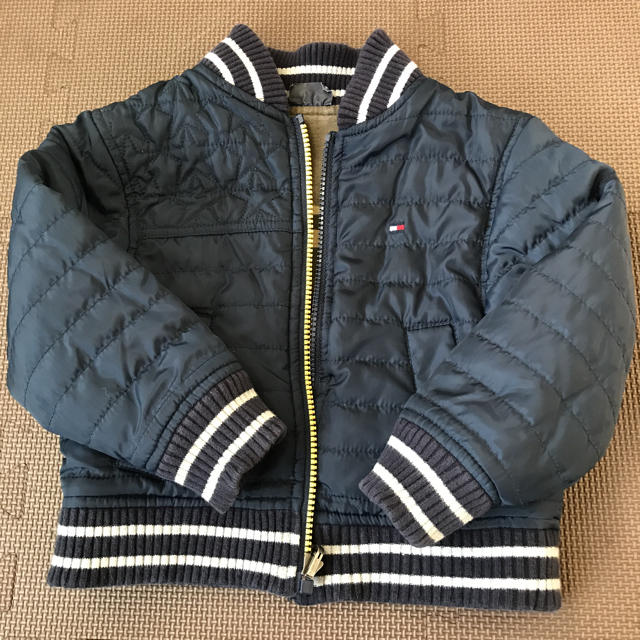 TOMMY HILFIGER(トミーヒルフィガー)のTOMMYHILFIGER kidsリバーシブルアウター キッズ/ベビー/マタニティのキッズ服男の子用(90cm~)(ジャケット/上着)の商品写真