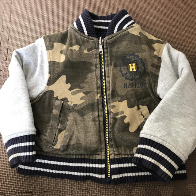 TOMMY HILFIGER(トミーヒルフィガー)のTOMMYHILFIGER kidsリバーシブルアウター キッズ/ベビー/マタニティのキッズ服男の子用(90cm~)(ジャケット/上着)の商品写真