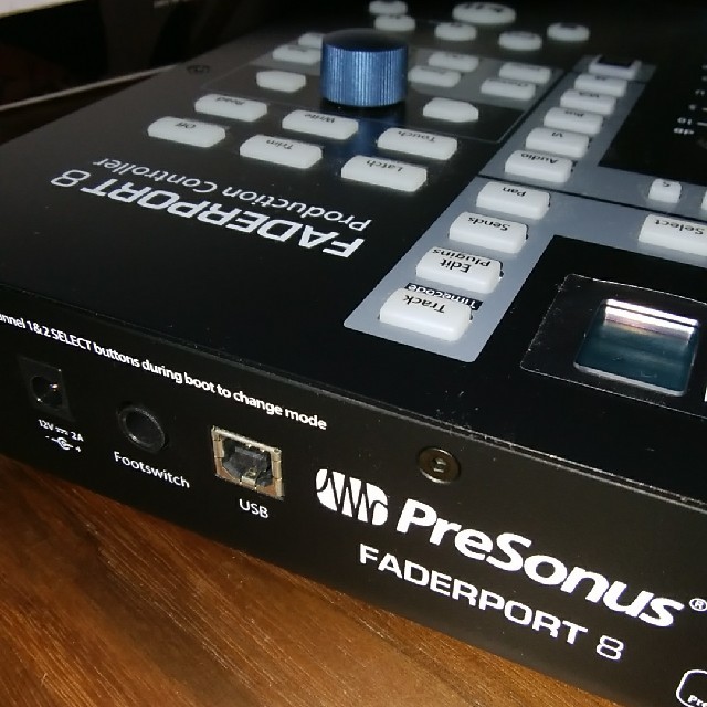 faderport8 ムービングフェーダー ほぼ新品　超美品 楽器のDTM/DAW(MIDIコントローラー)の商品写真