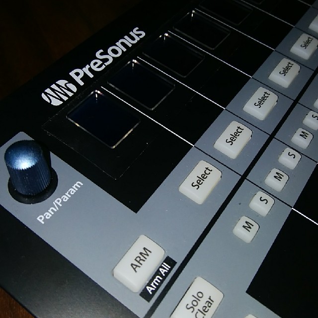 faderport8 ムービングフェーダー ほぼ新品　超美品 楽器のDTM/DAW(MIDIコントローラー)の商品写真