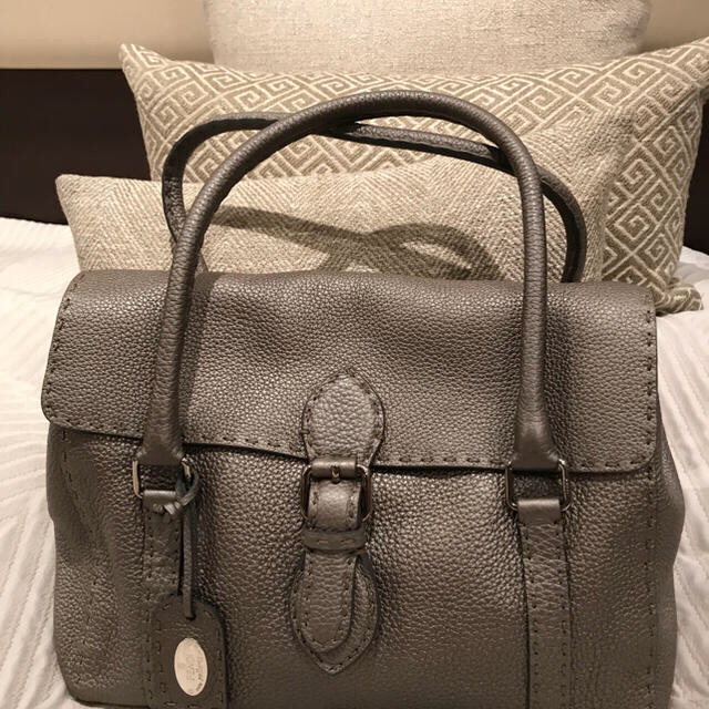 ポケット FENDI リンダバッグの通販 by よこ's shop|フェンディなら