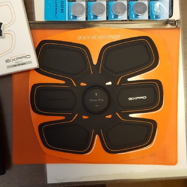 SIXPAD シックスパッド値下げ 交換ジェルシート6枚×2、電池つき SIXPAD シックスパッド値下げ 交換ジェルシート6枚×2、電池つき