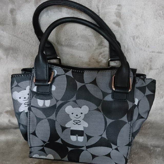 SAVOY(サボイ)のSAVOY チャーム付き ハンドバッグ 新品 サボイ レディースのバッグ(ハンドバッグ)の商品写真