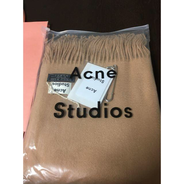 ACNE(アクネ)の【ラスト2点】 アクネ　ストール　キャラメルブラウン AcneStudios レディースのファッション小物(ストール/パシュミナ)の商品写真