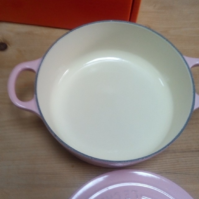 LE CREUSET - ル・クルーゼ 鍋 18cm ココットロンド シフォンピンクの