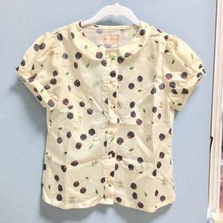 シロップ(syrup.)のRoseMarie seoir 新品チェリー柄ブラウス(シャツ/ブラウス(半袖/袖なし))