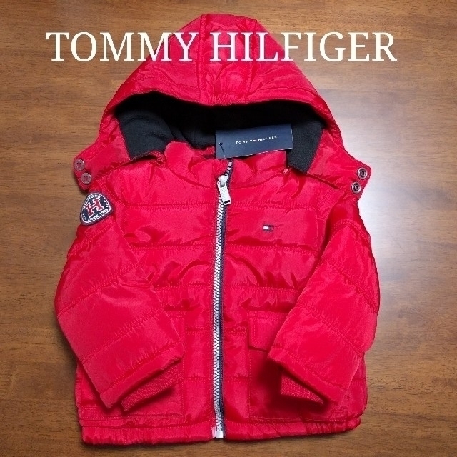 TOMMY HILFIGER(トミーヒルフィガー)の日本未入荷 トミーヒルフィガー 新品 フード ダウン ジャケット 赤 80cm キッズ/ベビー/マタニティのベビー服(~85cm)(ジャケット/コート)の商品写真