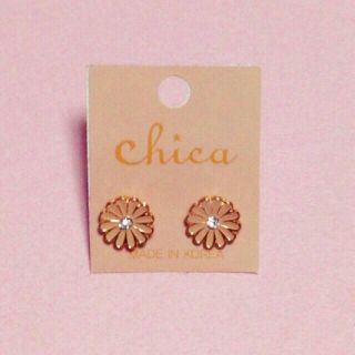 スリーコインズ(3COINS)の花パールピアス❁新品(ピアス)