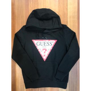 ゲス(GUESS)の限定店舗のみ！guess  パーカー Mサイズ 新品未使用 送料込み(パーカー)