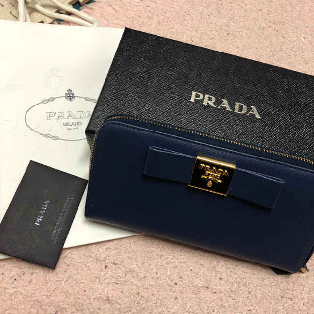 PRADA(プラダ)のプラダ 長財布 レディースのファッション小物(財布)の商品写真