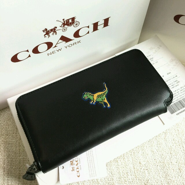 COACH(コーチ)のCOACH長財布コーチ正規品 F55301 恐竜レキシー ブラック男女兼用財布 レディースのファッション小物(財布)の商品写真