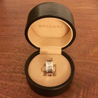 ブルガリ(BVLGARI)の正規!希少サイズ19号!ブルガリ ビーゼロワン リング・S(3ライン)K18WG(リング(指輪))