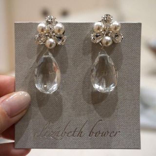 ヴェラウォン(Vera Wang)の❤️エリザベスバウアー クリスタルドロップイヤリング❤️(イヤリング)