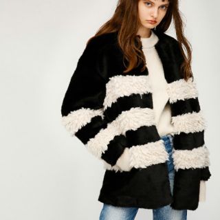 新品MOUSSY FAUX FUR STRIPE ジャケット