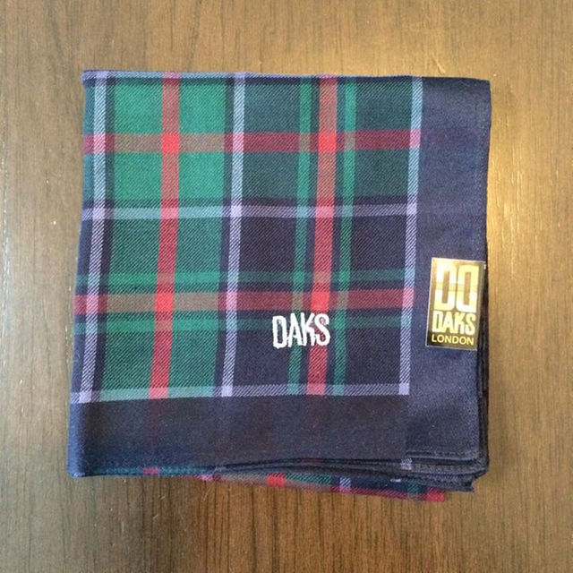 DAKS(ダックス)のDAKS ハンカチ メンズのファッション小物(ハンカチ/ポケットチーフ)の商品写真