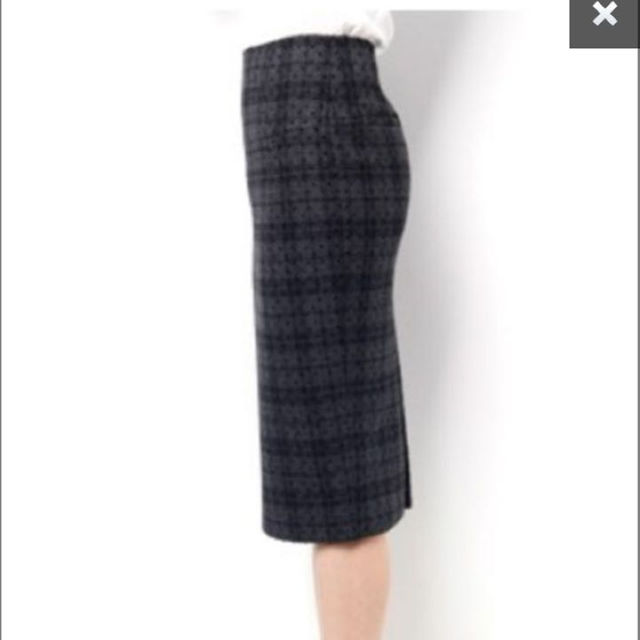 LE CIEL BLEU(ルシェルブルー)の新品☆ルシェルブルー☆パンチング チェックタイトスカート最終値下 レディースのスカート(ひざ丈スカート)の商品写真