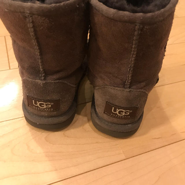 UGG(アグ)のUGG  キッズ    18.5  チョコレート色 お値下げします！ キッズ/ベビー/マタニティのキッズ靴/シューズ(15cm~)(ブーツ)の商品写真