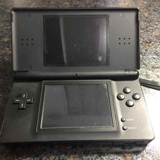 ニンテンドーDS(ニンテンドーDS)のNintendo DS Lite ブラック エンタメ/ホビーのゲームソフト/ゲーム機本体(携帯用ゲーム機本体)の商品写真