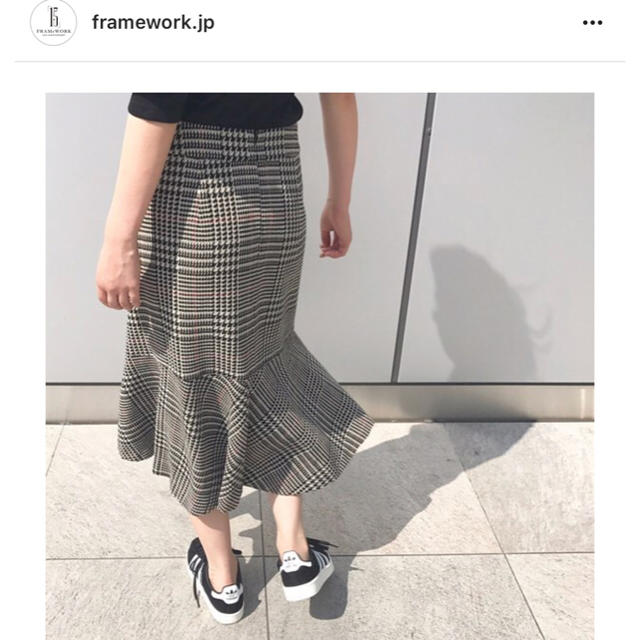 FRAMeWORK(フレームワーク)のFRAMeWORK グレンチェック バックフレアースカート レディースのスカート(ひざ丈スカート)の商品写真