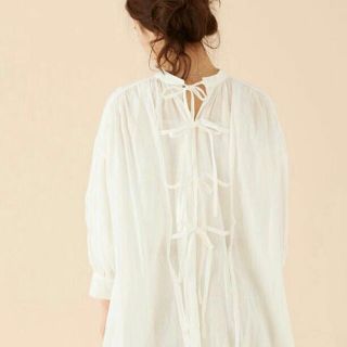 エヴァムエヴァ(evam eva)のsmock dress ホワイト(ひざ丈ワンピース)