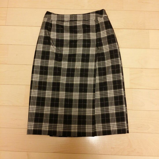INED(イネド)のINED　スカート レディースのスカート(ひざ丈スカート)の商品写真