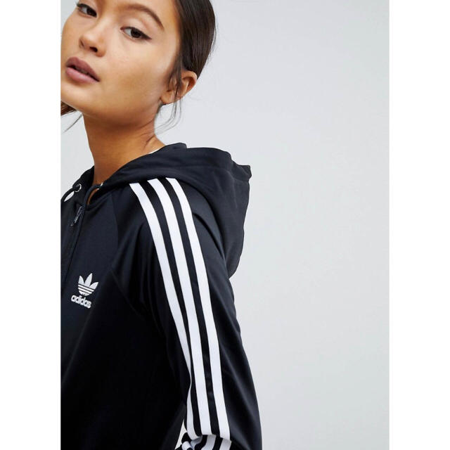 adidas(アディダス)の【 Lサイズ】 新品タグ付き adidas  フーディージャージ ロゴ ブラック レディースのトップス(パーカー)の商品写真