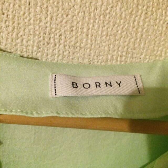 BORNY(ボルニー)のミントグリーンフリルトップス レディースのトップス(シャツ/ブラウス(半袖/袖なし))の商品写真
