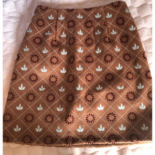 アルシーヴ(archives)のアルシーブ 刺繍スカート(ひざ丈スカート)