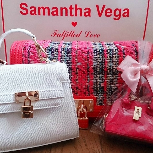 Samantha Vega(サマンサベガ)の【新品 未使用＆美品】Samantha Vega バッグ２点＆チャーム１点 レディースのバッグ(その他)の商品写真