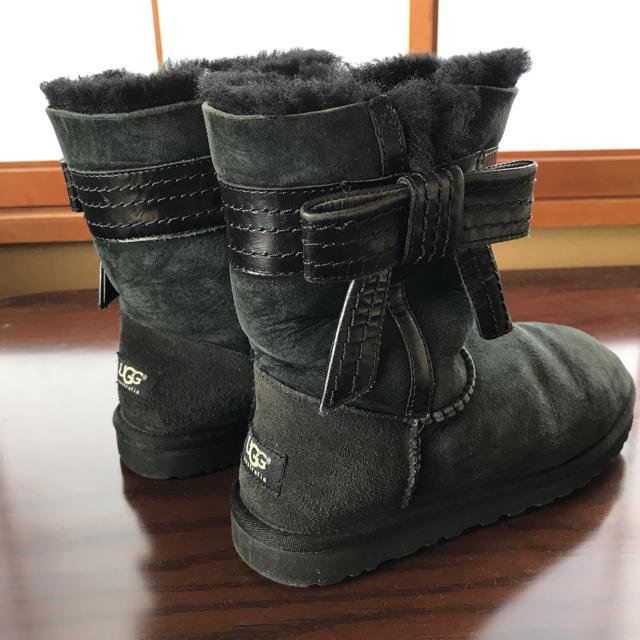 UGG  レザーリボン 23.0 ブラック